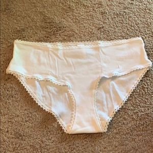 HANRO Panty. Size Medium. White
